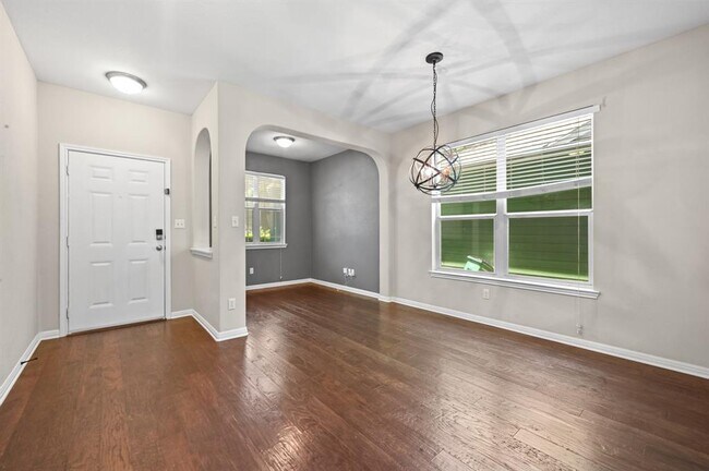 Building Photo - 1308 Central Park Ct