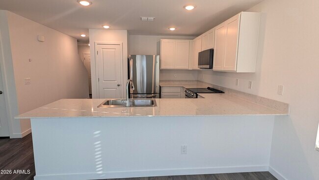 Building Photo - 334 Pk Vw Ln