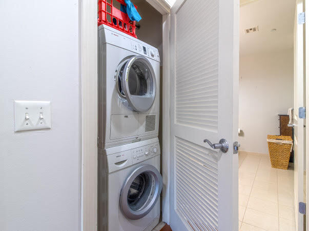 Washer dryer in unit - 48 S Park St