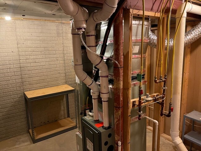 Building Photo - Coming soon! Cozy 3 Bedroom Near the Water!