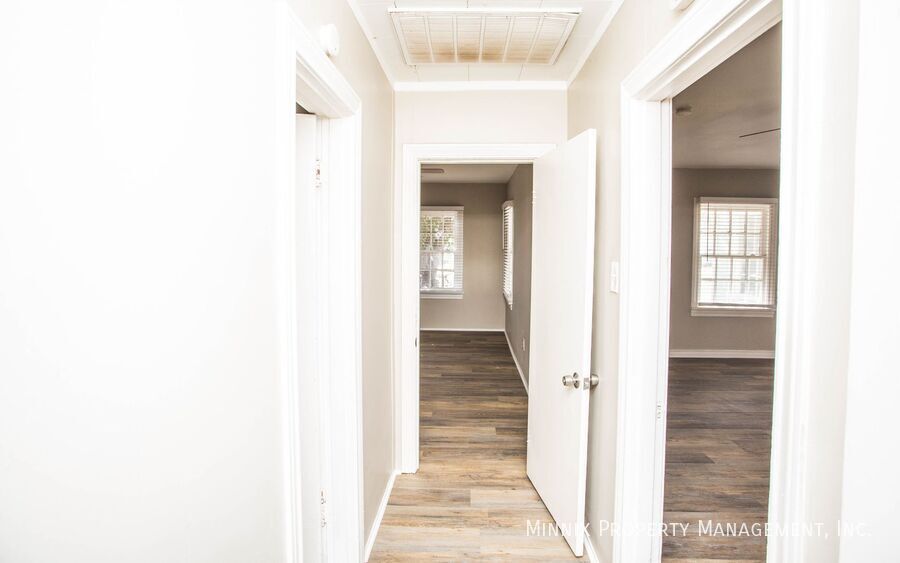 Building Photo - 2404 27th St