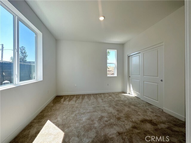 Building Photo - 322 Tank