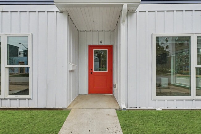 Building Photo - 108 S 5th St