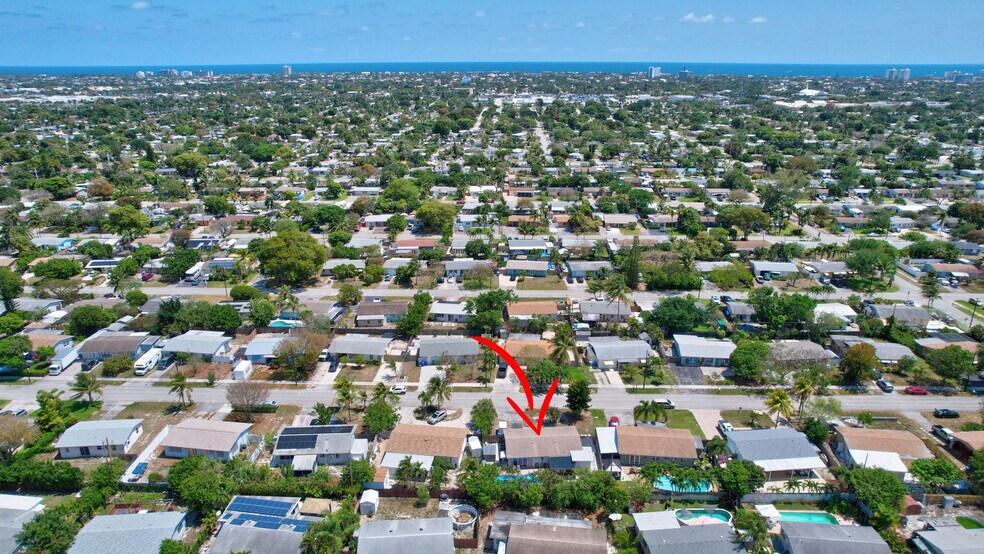 Building Photo - 2751 NE 9th Ave