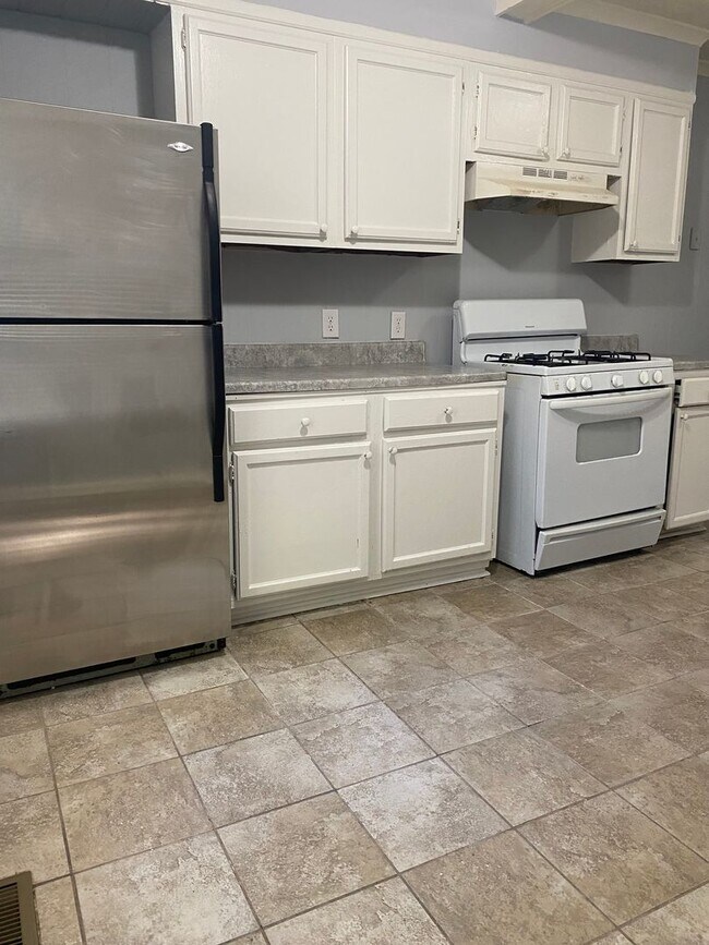 Building Photo - Beautifully Updated 3-Bedroom, 2-Bath Home...