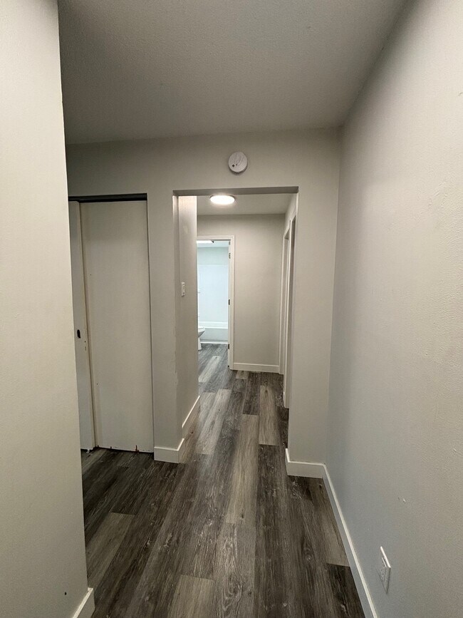 Building Photo - 2713 Center St