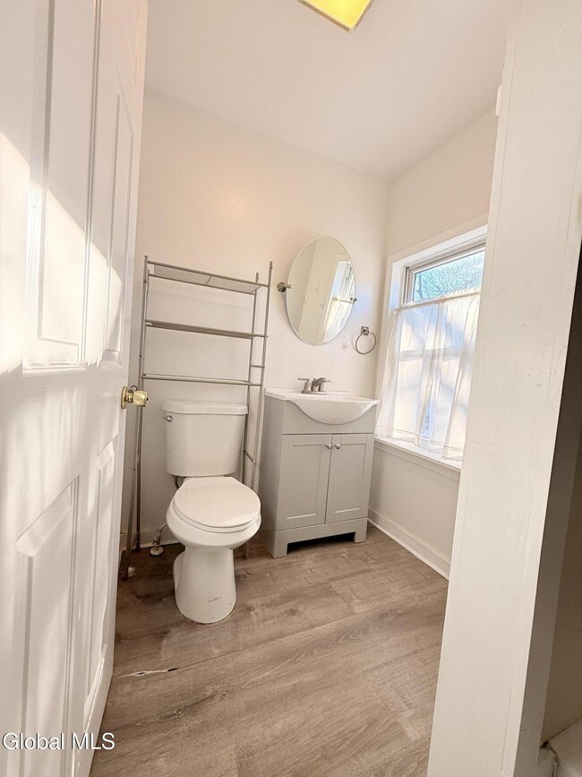 Building Photo - 31 Union St