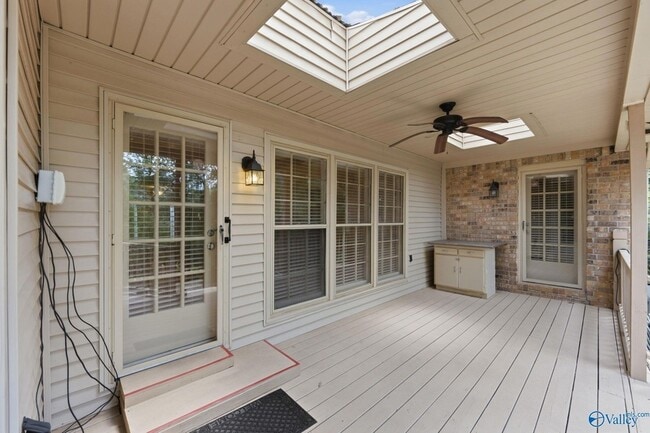 Building Photo - 815 Baylor Dr SE
