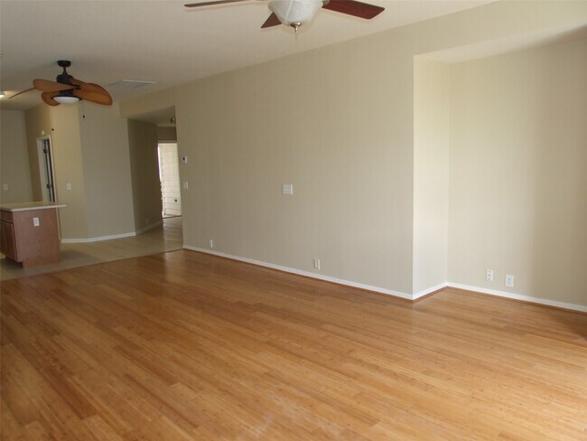 Building Photo - 410 Cypresswood Haven