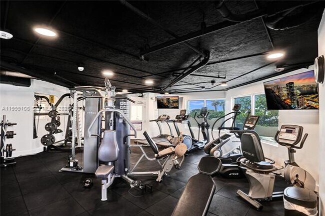 Building Photo - 7330 Ocean Terrace