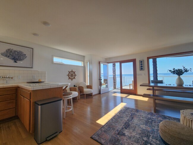 Building Photo - 19118 Soundview Dr NW