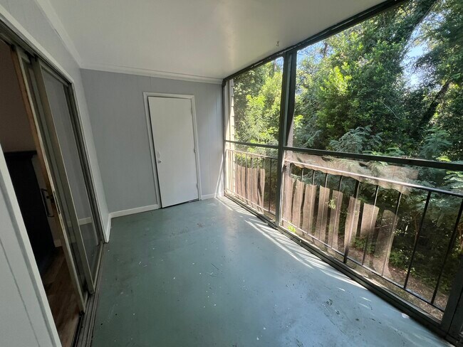 Building Photo - 1100 Skyland Dr
