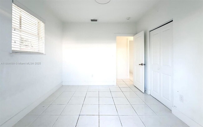 Building Photo - 7222 SW 34th St