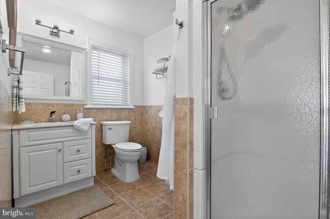 Building Photo - 739 N Massachusetts Ave