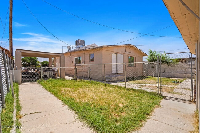 Building Photo - 209 N Seville Dr