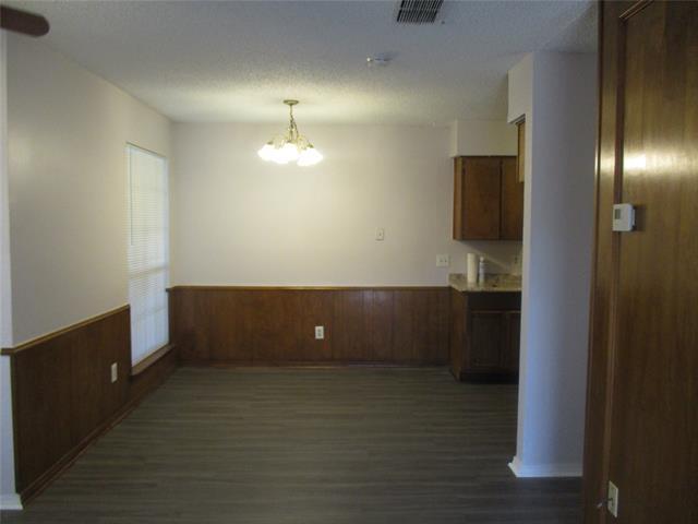 Building Photo - 1843 Family Cir