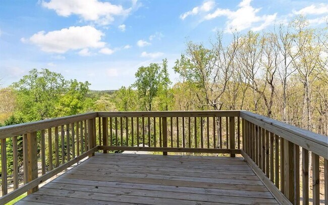 Building Photo - 1905 Manor Pointe Dr