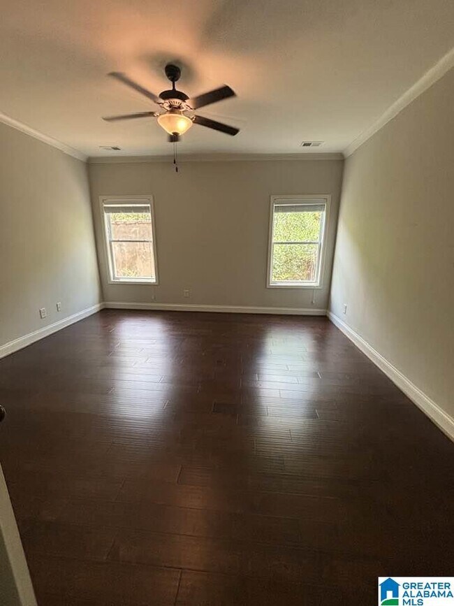 Building Photo - 4215 Lennox Dr