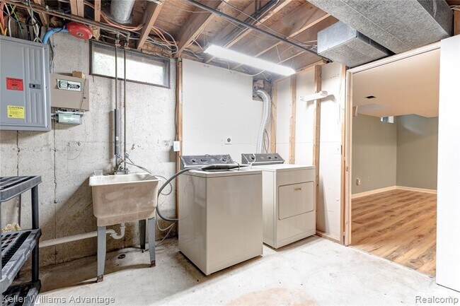 Building Photo - 16840 Savoie St