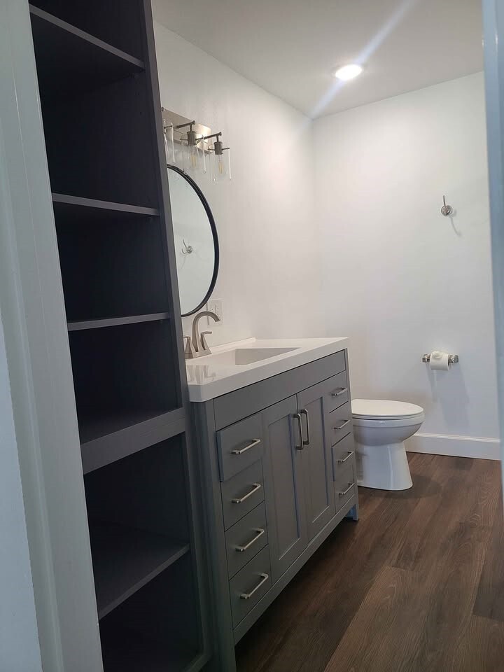 Master bathroom - 760 S Brevard Ave