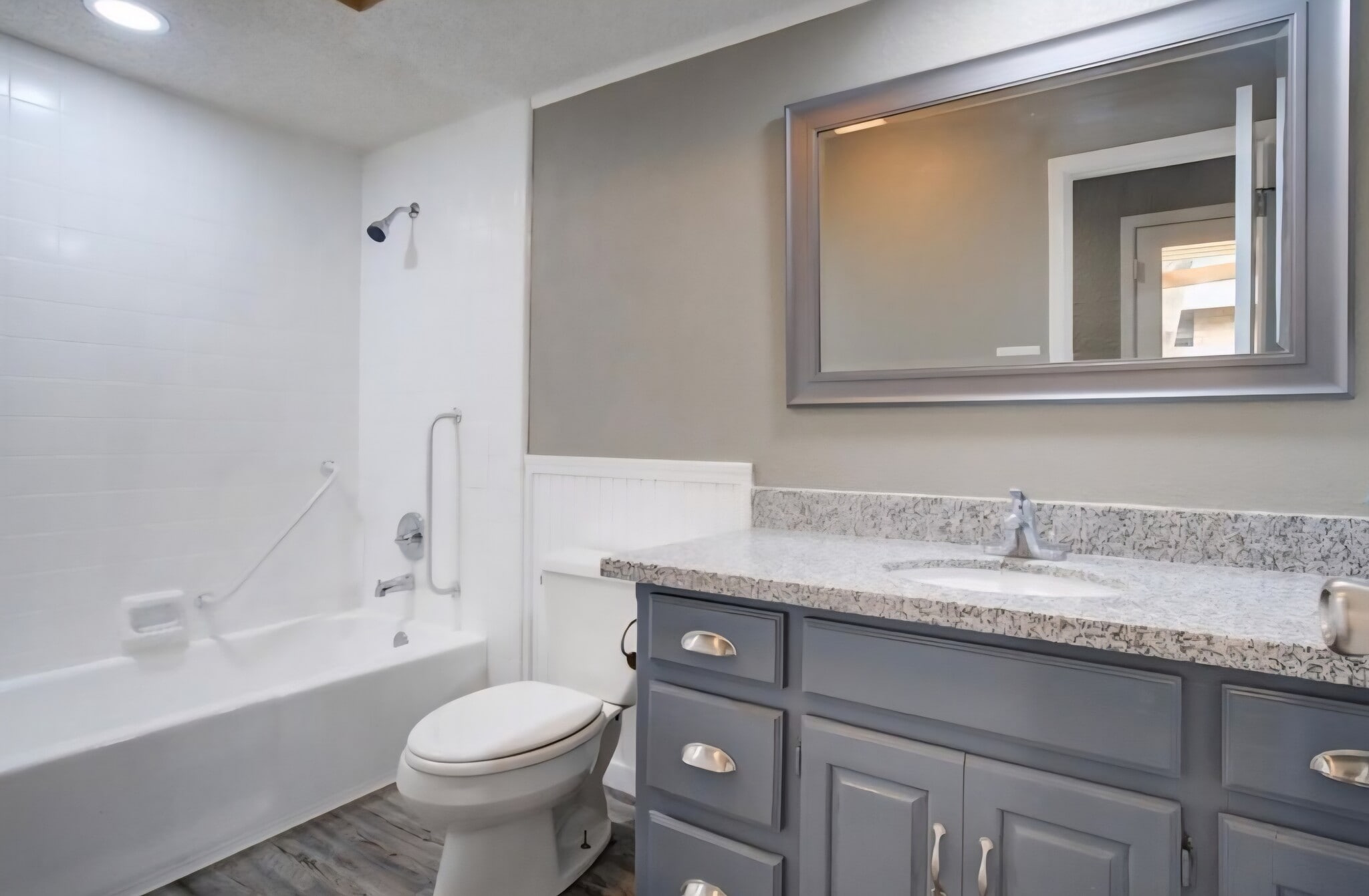 Building Photo - 306 Vale Ave