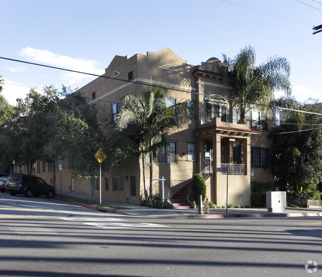 Primary Photo - 5987 Franklin Ave