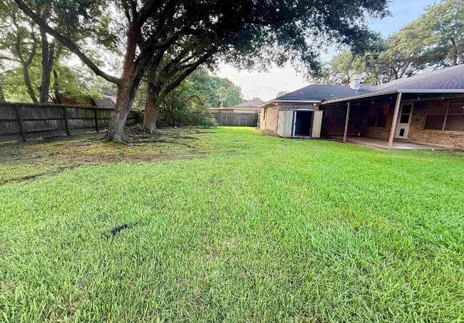 Building Photo - 1045 Chatwood Dr