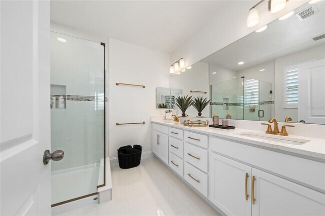 Building Photo - 16001 Grafton Wy