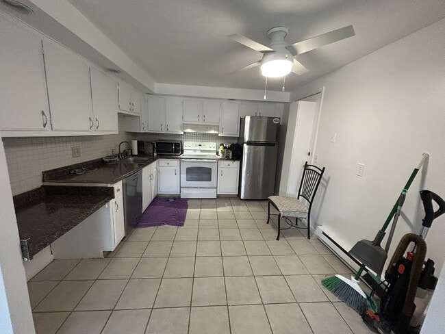 Building Photo - 89 Pleasant St