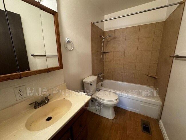 Building Photo - 4735 S 1900 W