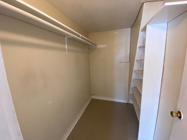 Building Photo - 4210 N Kilpatrick Ave