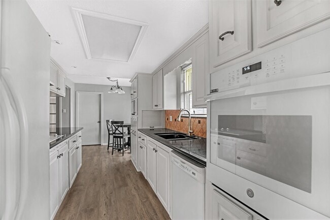 Building Photo - 24531 Whitesail Dr