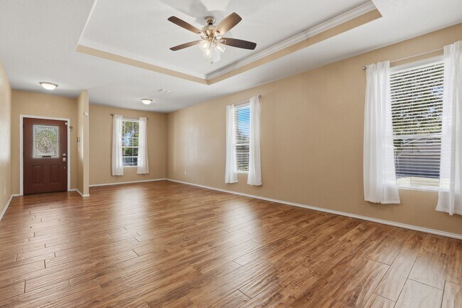 Building Photo - 3 bedroom 2 bath home located by Camp Bullis