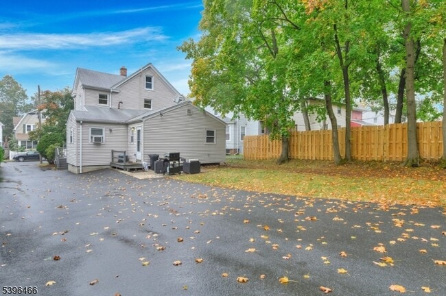 Building Photo - 32 Washburn Pl