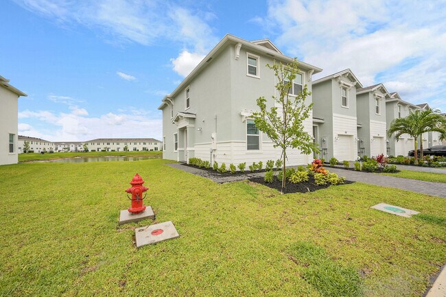 Building Photo - 520 Rivergrass St