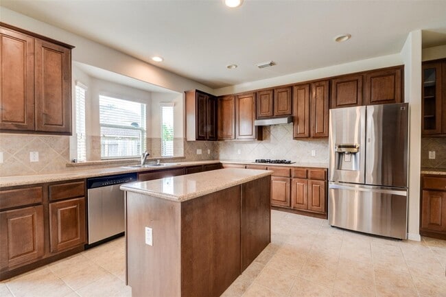 Building Photo - 9115 Memorial Valley Dr