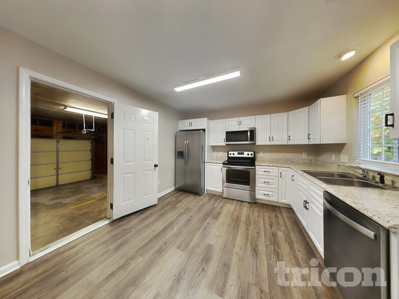 Building Photo - 1549 Rumstone Ln
