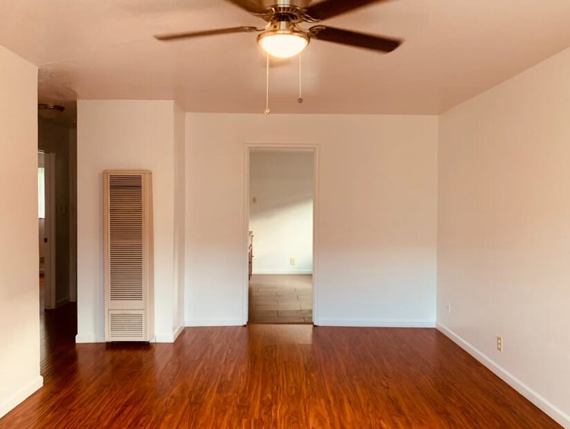 Building Photo - 10 W Swain Rd