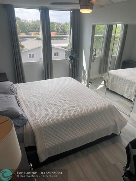 Building Photo - 111 Royal Pk Dr