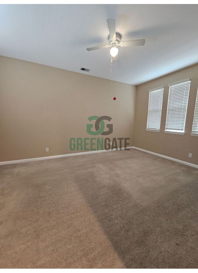 Building Photo - Spacious 4 Bedroom 3 Bath in Patterson! AV...