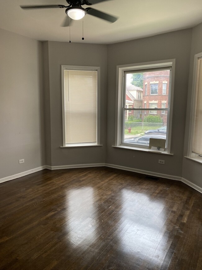 Building Photo - 7425 S Princeton Ave