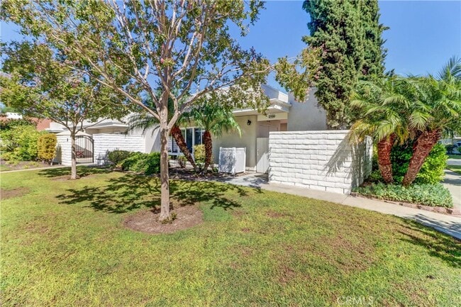 Building Photo - 2156 Via Mariposa E