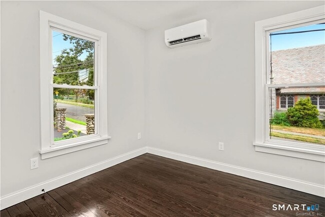 Building Photo - 174 Coram Ave