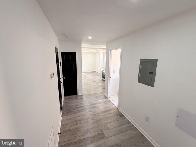 Building Photo - 1621 N 33rd St