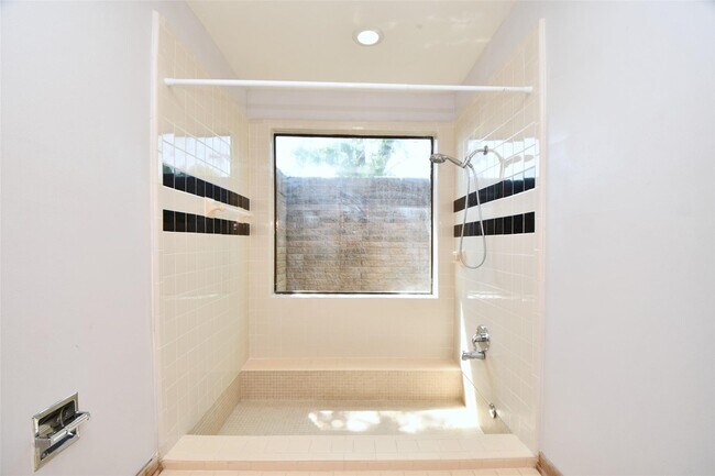 Building Photo - 7718 Moondance Ln