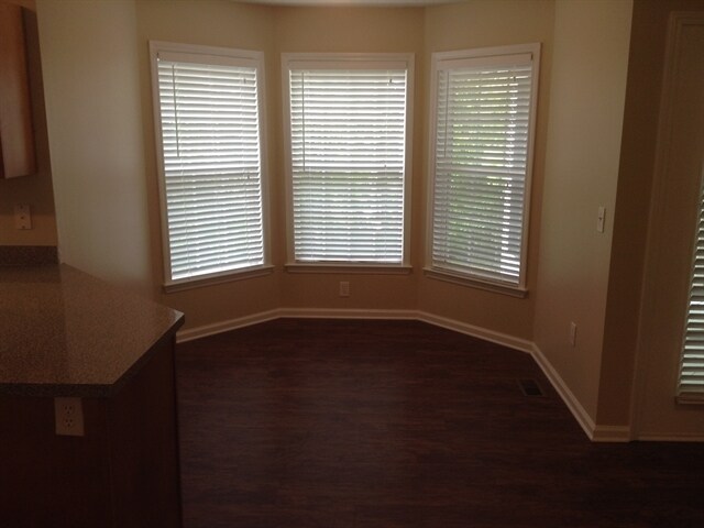 Building Photo - 976 Scottland Dr