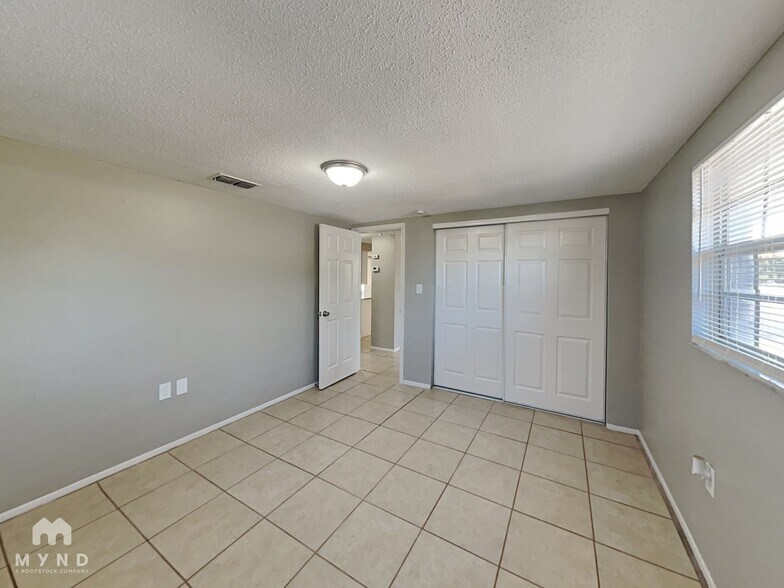 Building Photo - 9136 Suffolk Ln