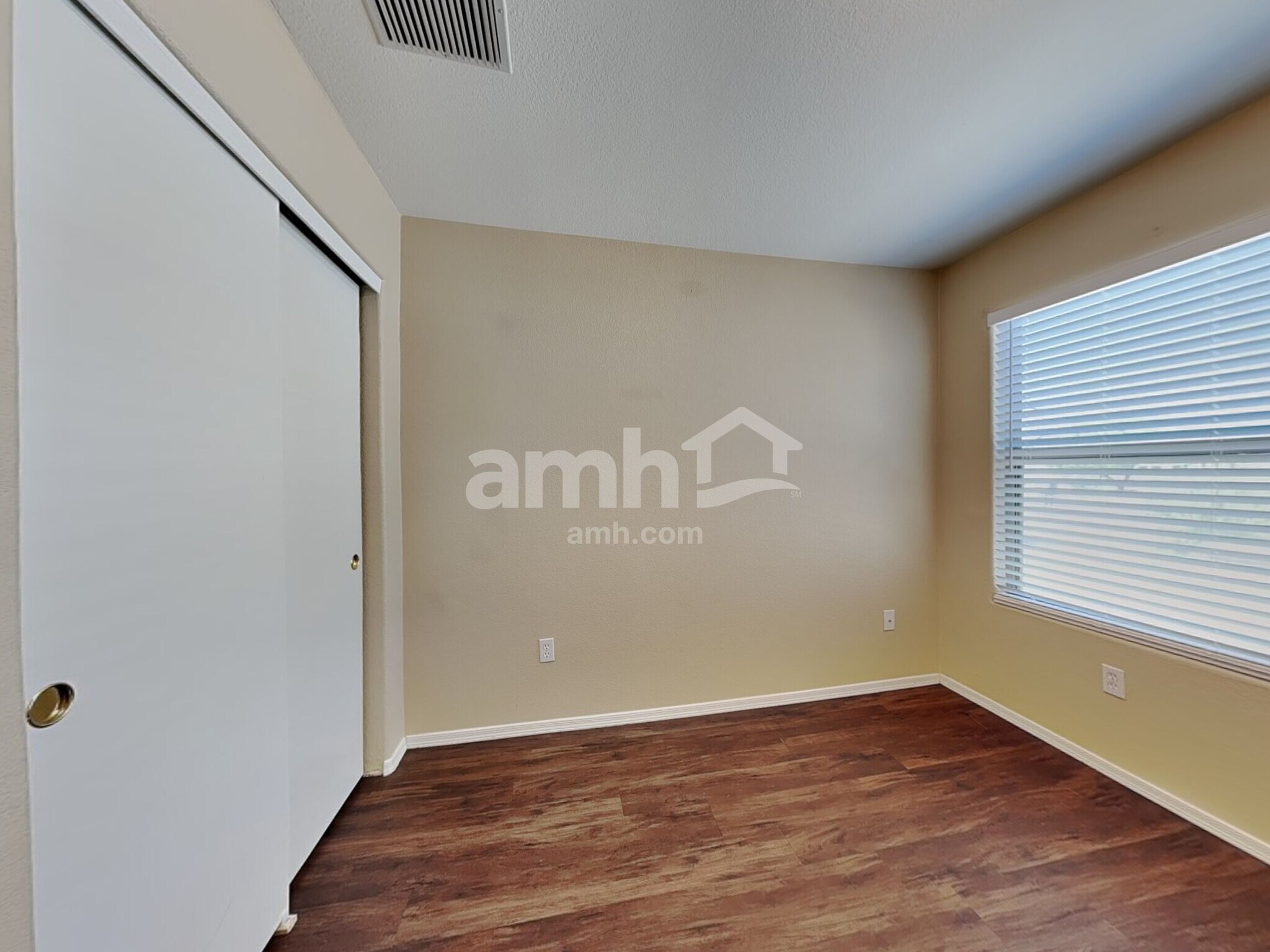 Building Photo - 2435 W Waterway Pl