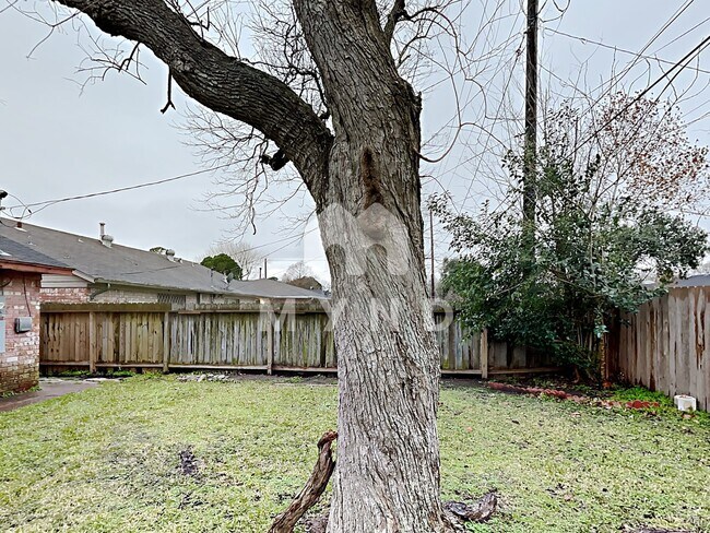Building Photo - 3818 Heatherbrook Dr