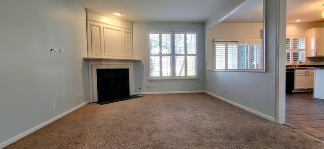 Building Photo - 564 Woods Creek Ln
